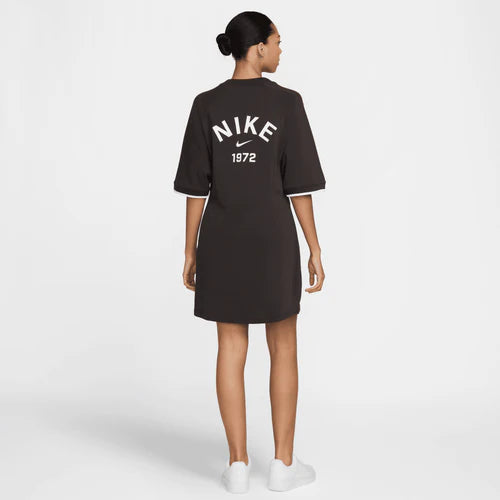Nike Sportswear Women's Dress Tee - Brun