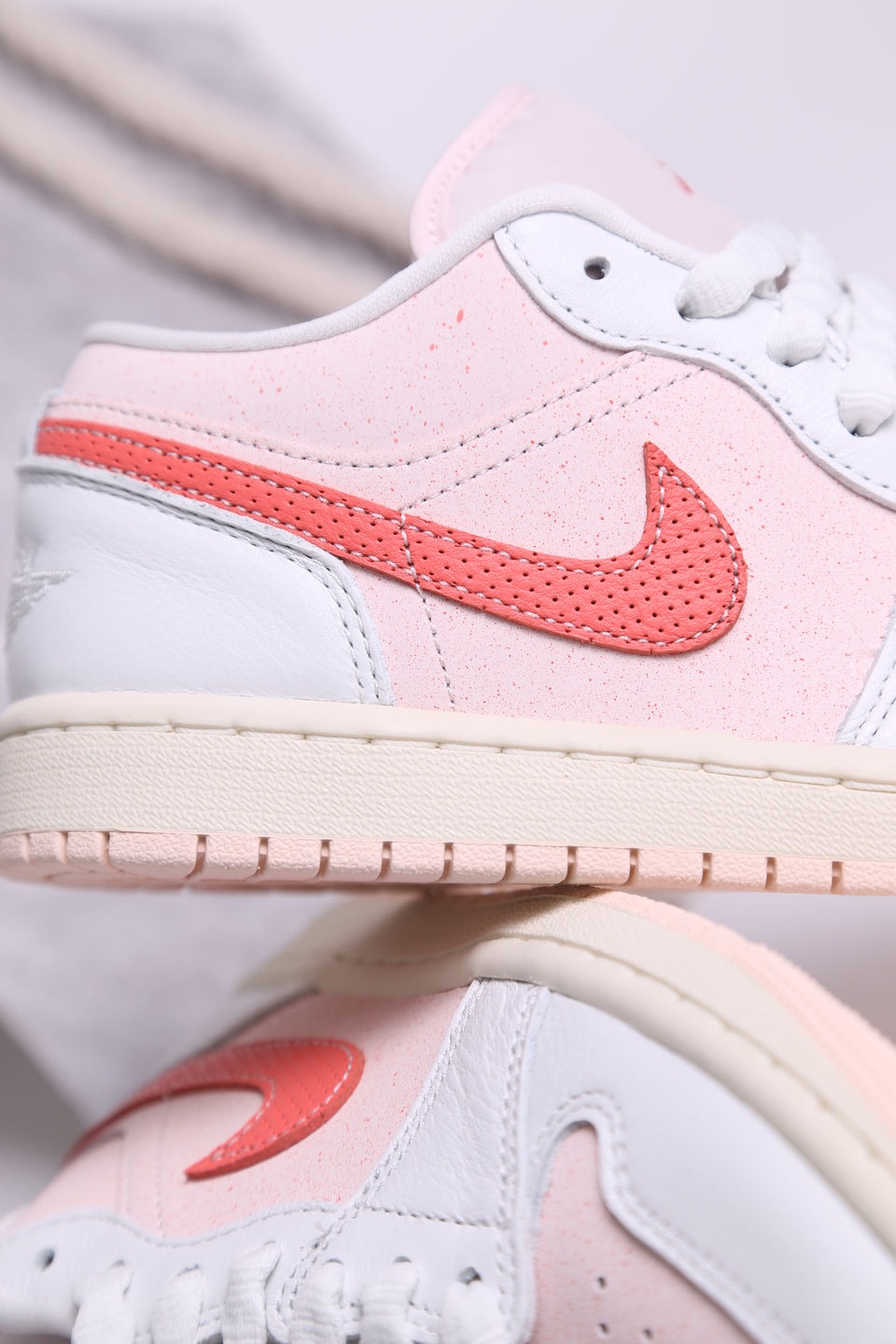 Air Jordan 1 Low F. - Strawberry Milkshake