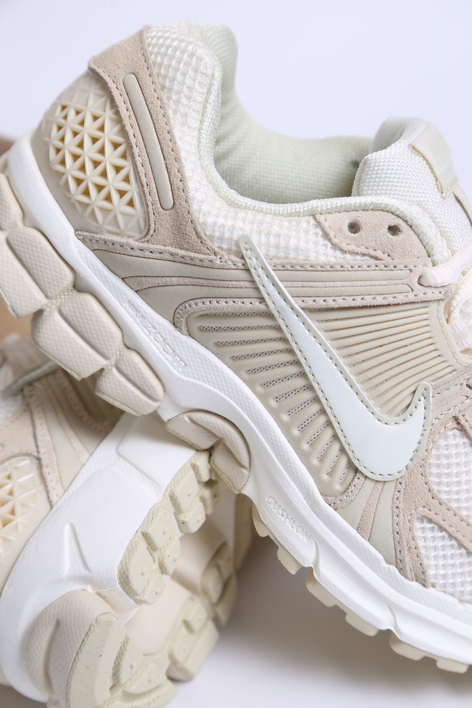 Nike Zoom Vomero 5 Wmns - Beach Light Khaki
