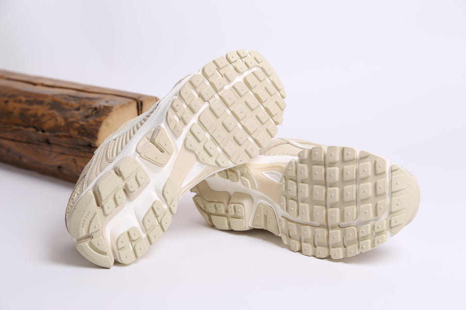 Nike Zoom Vomero 5 Wmns - Beach Light Khaki