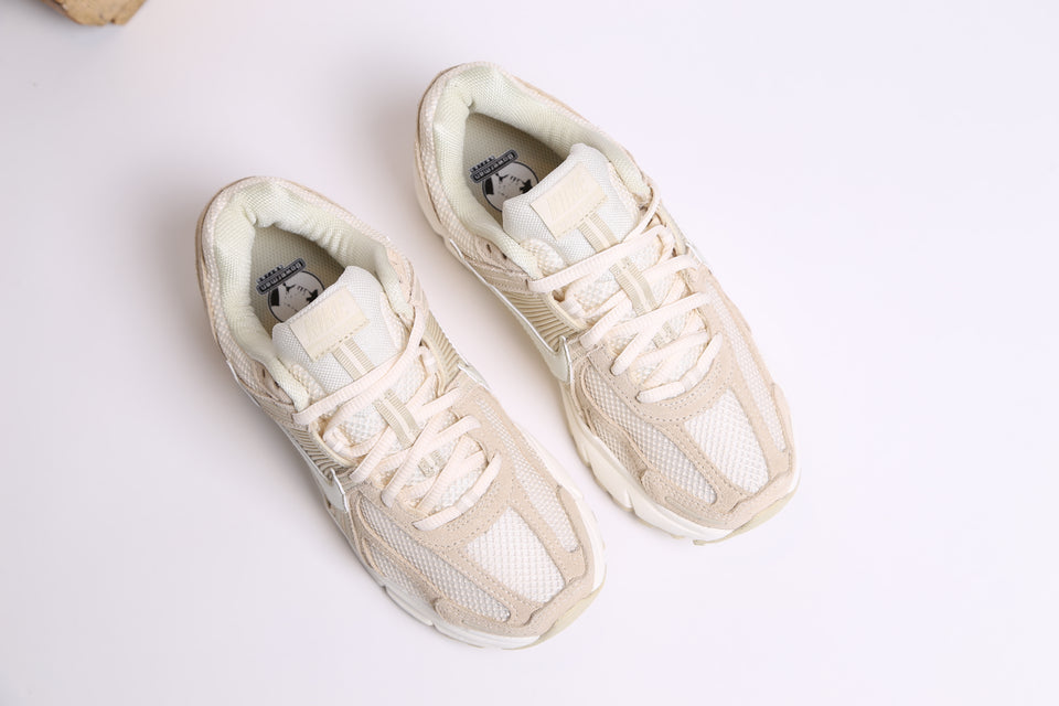 Nike Zoom Vomero 5 Wmns - Beach Light Khaki