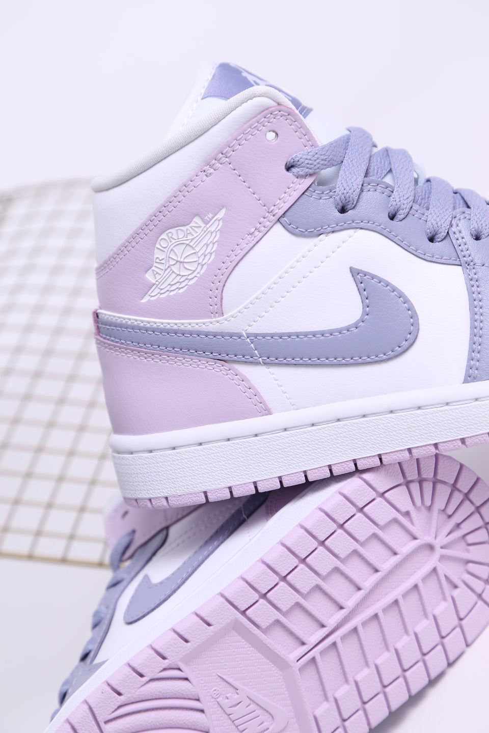 Air Jordan 1 Mid Wmns - Indigo Haze