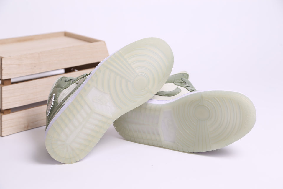 Air Jordan 1 Mid Wmns - Sea Glass Oil Green