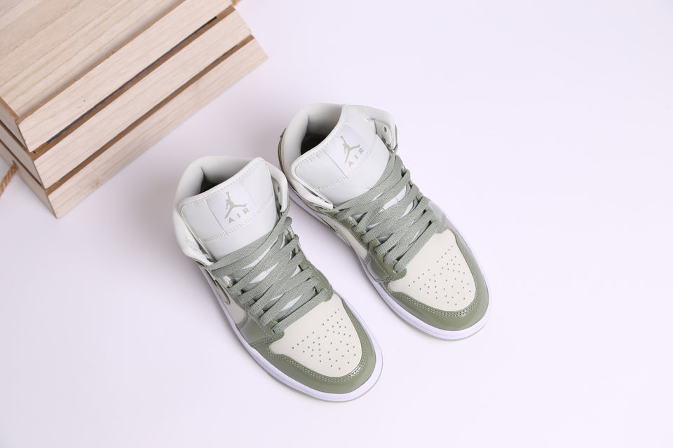 Air Jordan 1 Mid Wmns - Sea Glass Oil Green