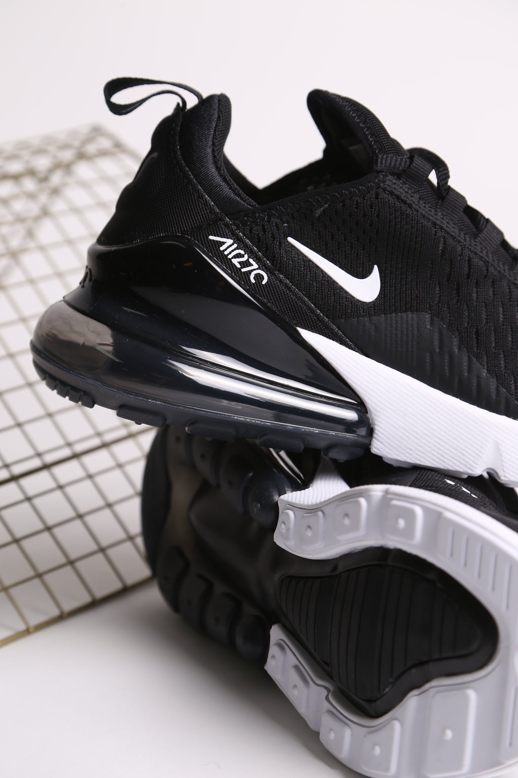 Air max 270 femme noir et best sale blanche