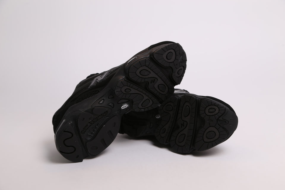 New Balance 1000 - Tripple Black