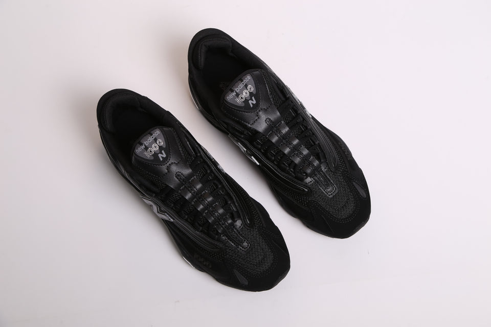 New Balance 1000 - Tripple Black