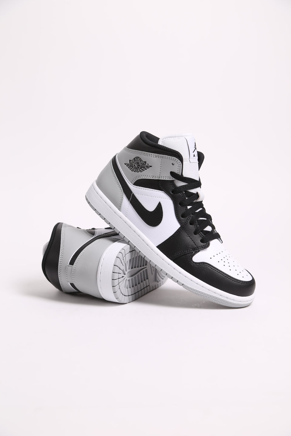 Air Jordan 1 Mid - Smoke Grey