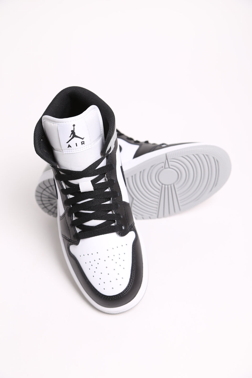 Air Jordan 1 Mid - Smoke Grey