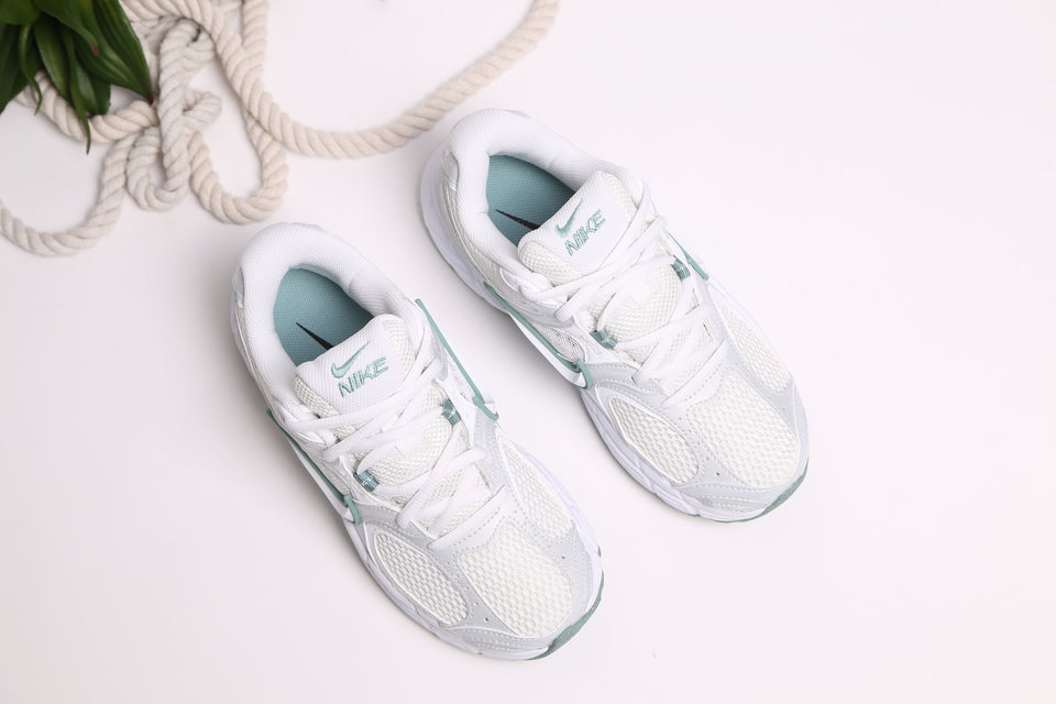 Nike V5 RNR F. - Summit White Vast Grey
