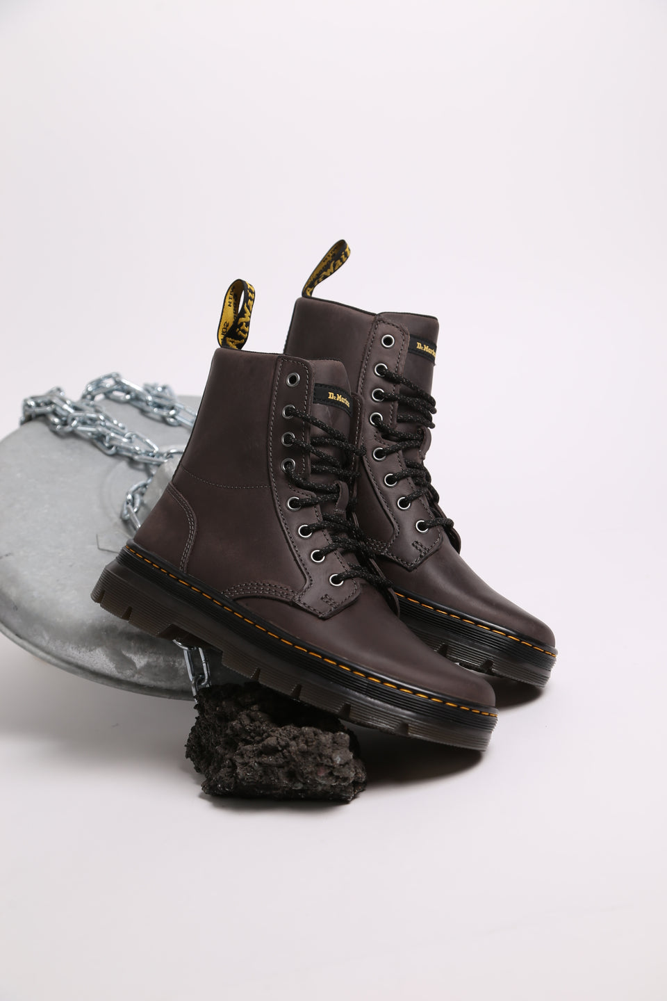 Dr. Martens Combs Leather Saddleback - Gun Metal