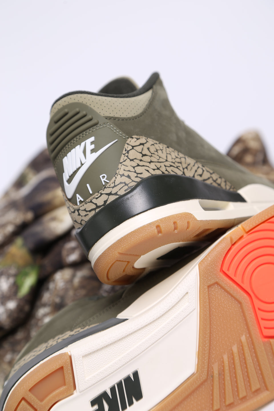 Air Jordan 3 Retro - Family Affair