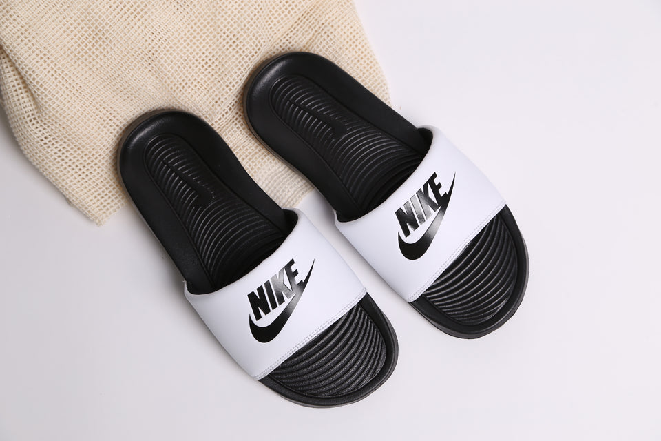 Nike Victori One Slide - White Black