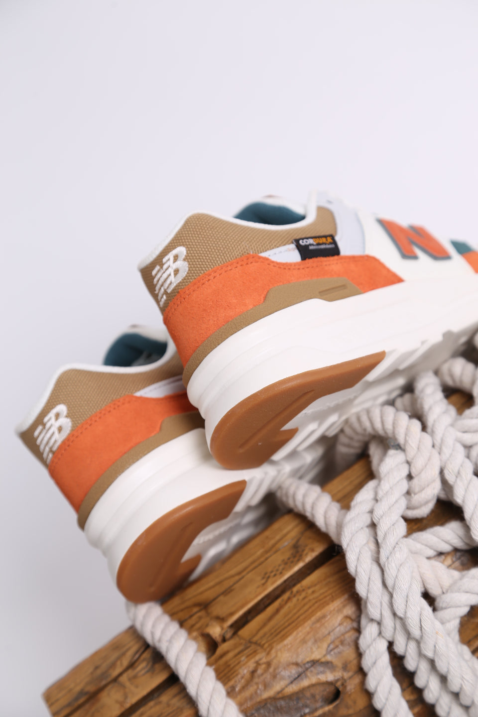 New Balance 997 - White Orange