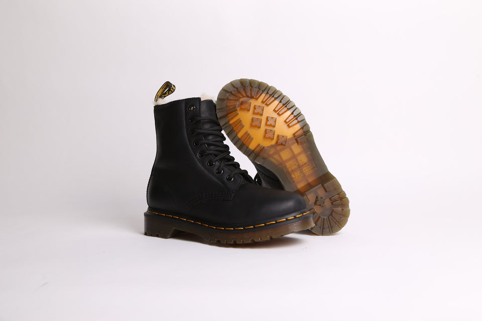 Dr. Martens 1460 Serena Burnished Wyoming FL - Black