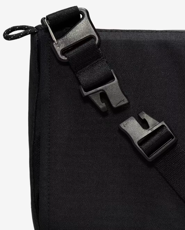 Nike ACG 'DAYMAX' Cross-body Bag 3L - Noir