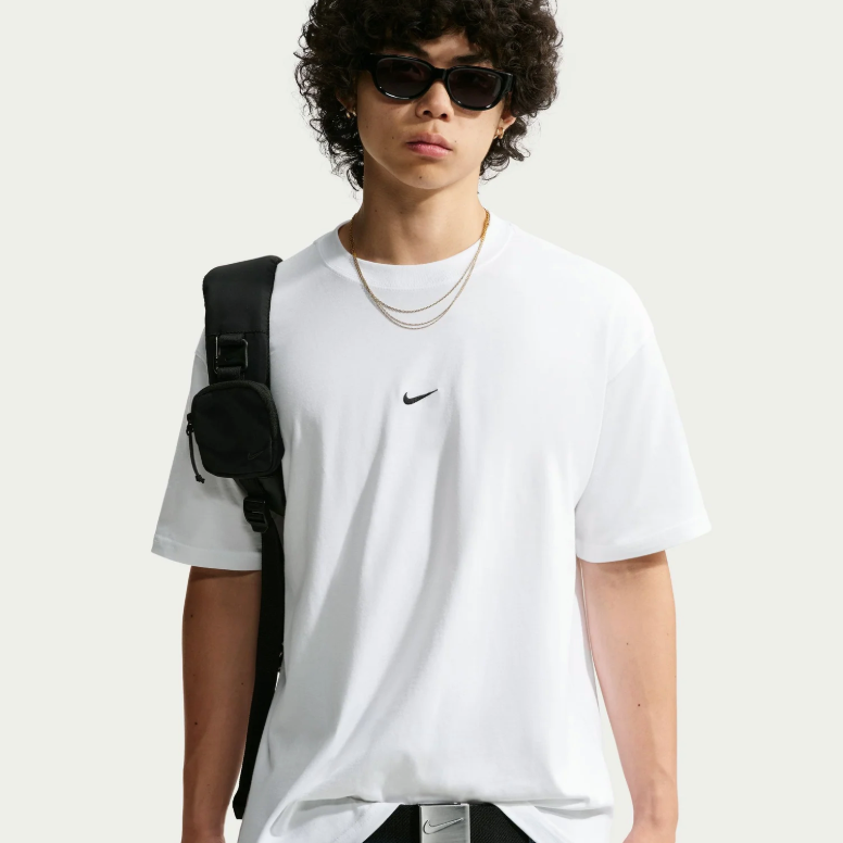 Nike Sportswear Premium Essentials Tee - Black