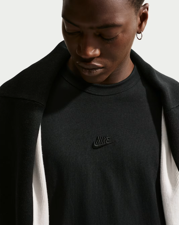 Nike Sportswear Premium Essentials Tee - Black