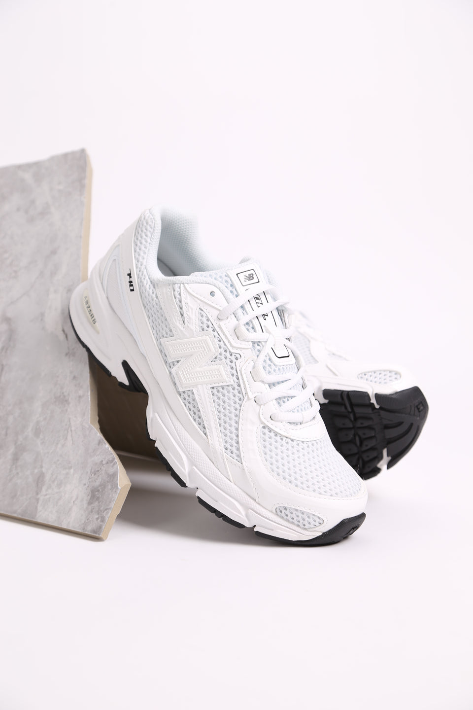 New Balance 740 WW2 - Blanc