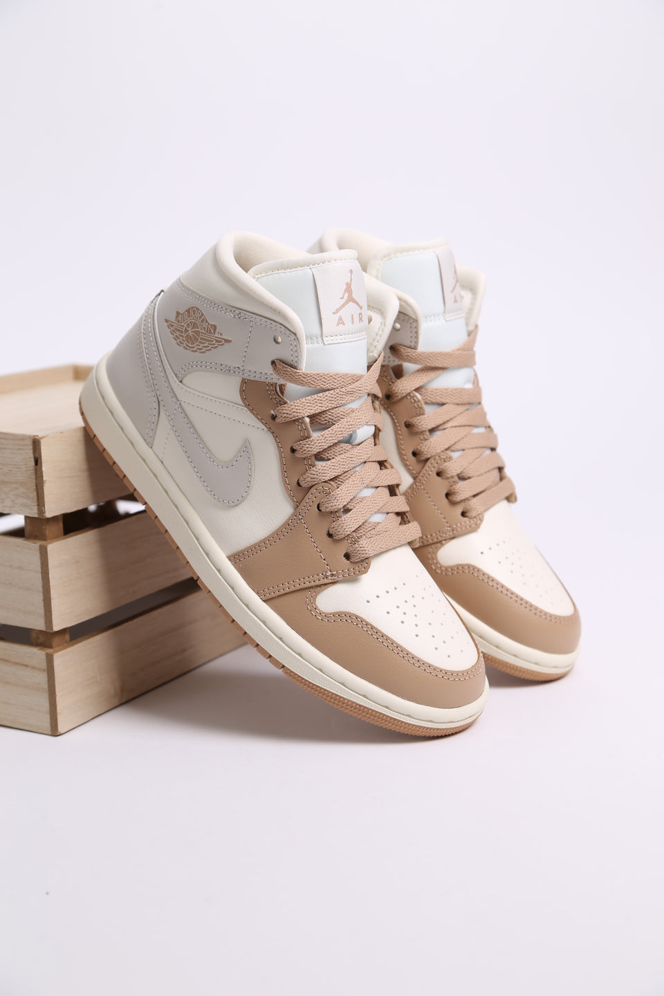 Air Jordan 1 Mid  Wmns - Tan Toe
