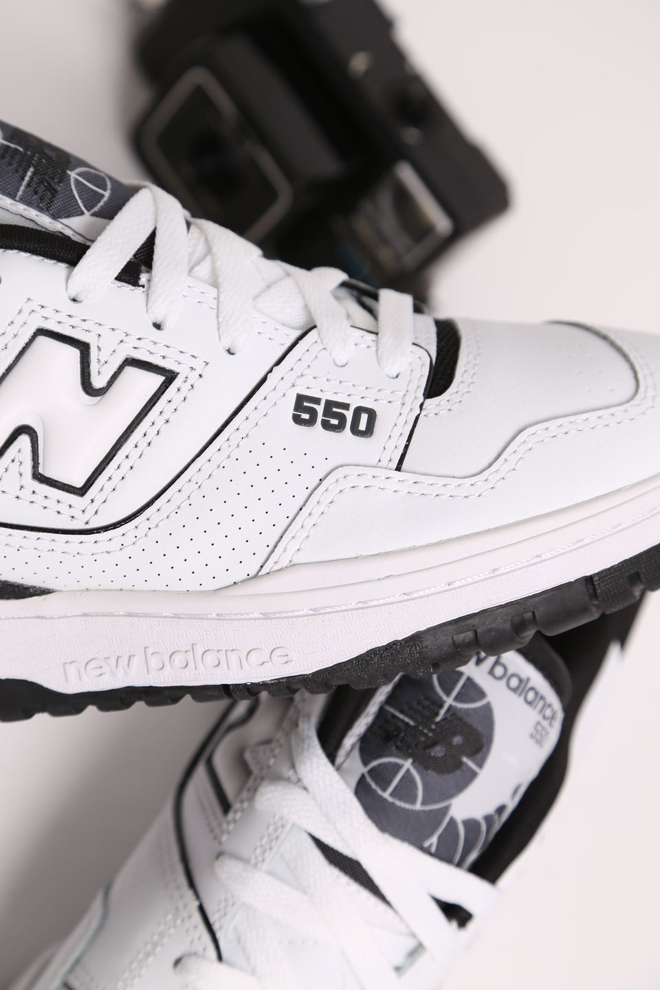 New Balance 550 HA1 - Blanc et Noir
