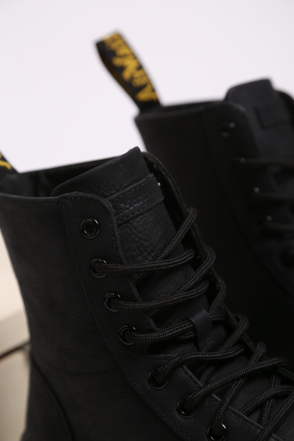 Dr. Martens Combs Leather Wyoming - Black