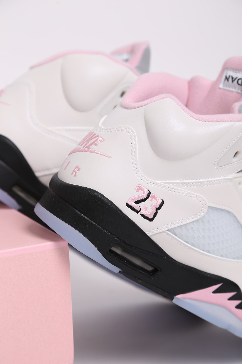 Air Jordan 5 Retro - Medium Soft Pink