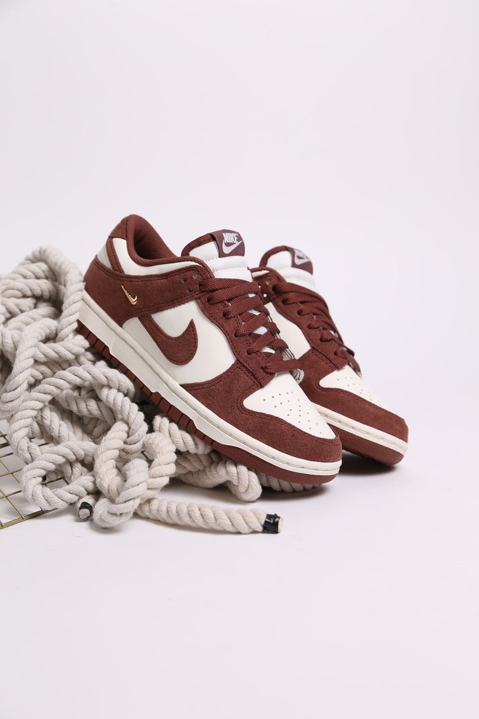 Nike Dunk Low Wmns - Red Sepia Gold Mini Swoosh