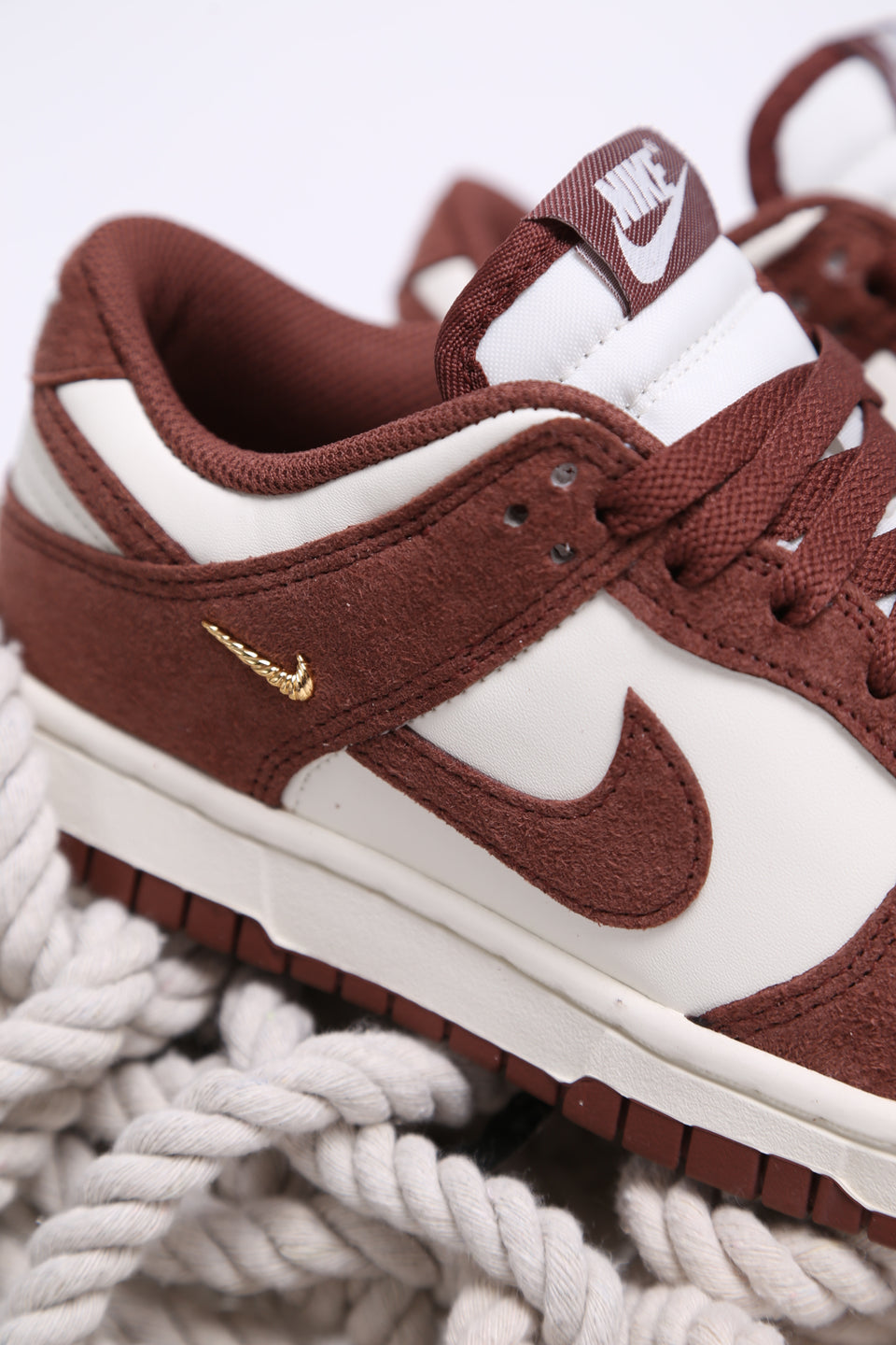 Nike Dunk Low Wmns - Red Sepia Gold Mini Swoosh