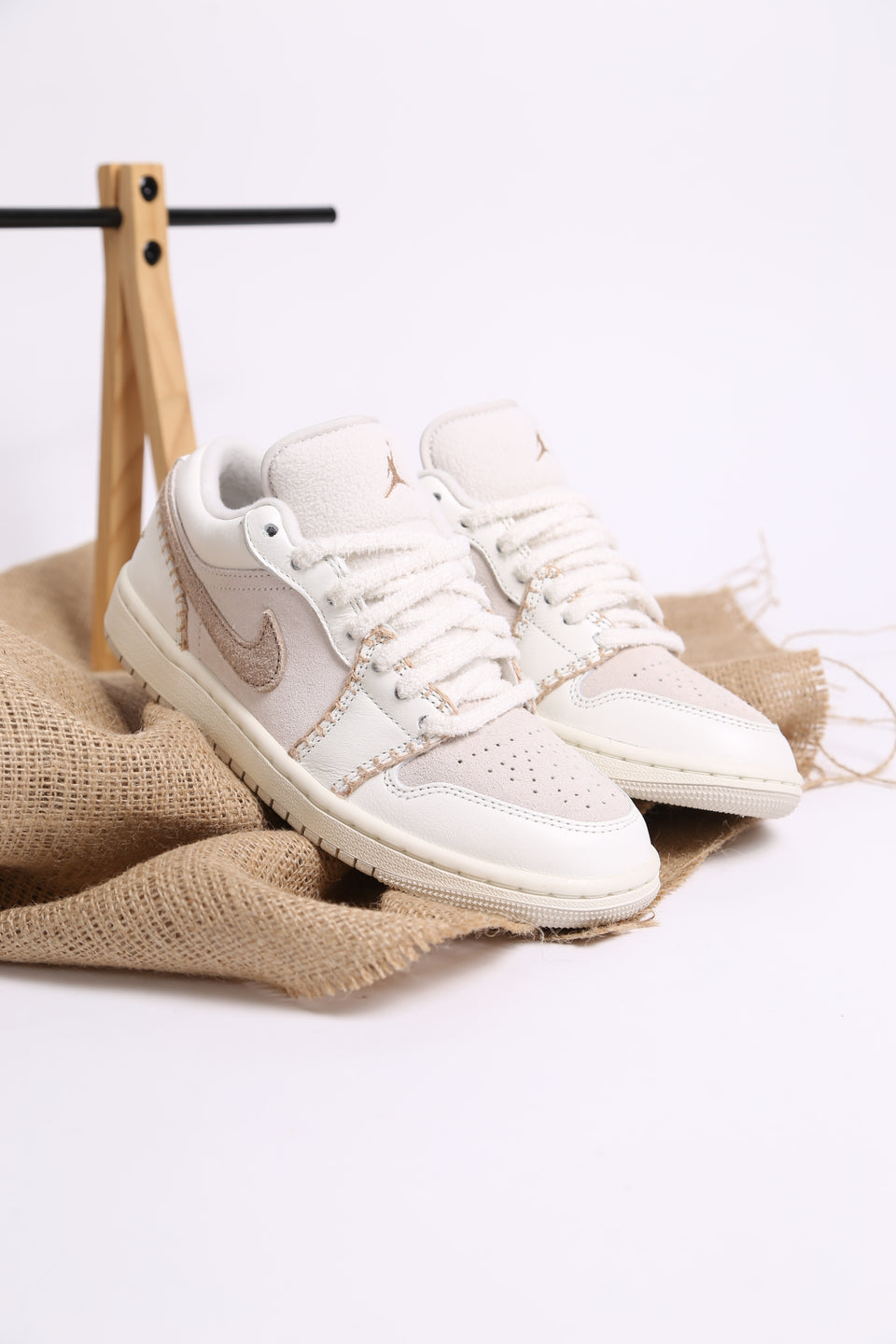 Air Jordan 1 Low SE Wmns - Hemp