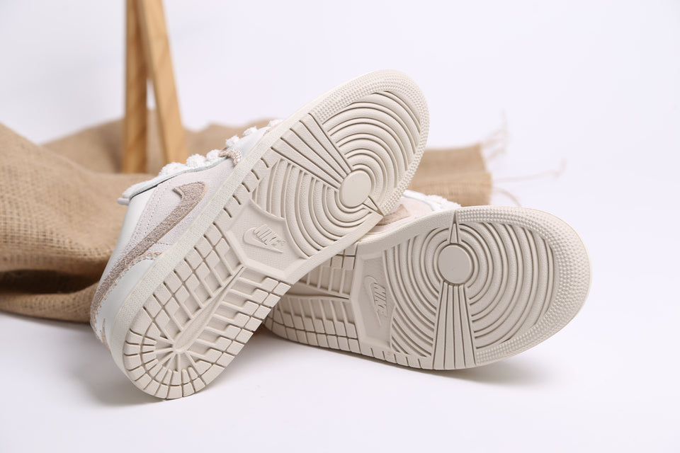 Air Jordan 1 Low SE Wmns - Hemp