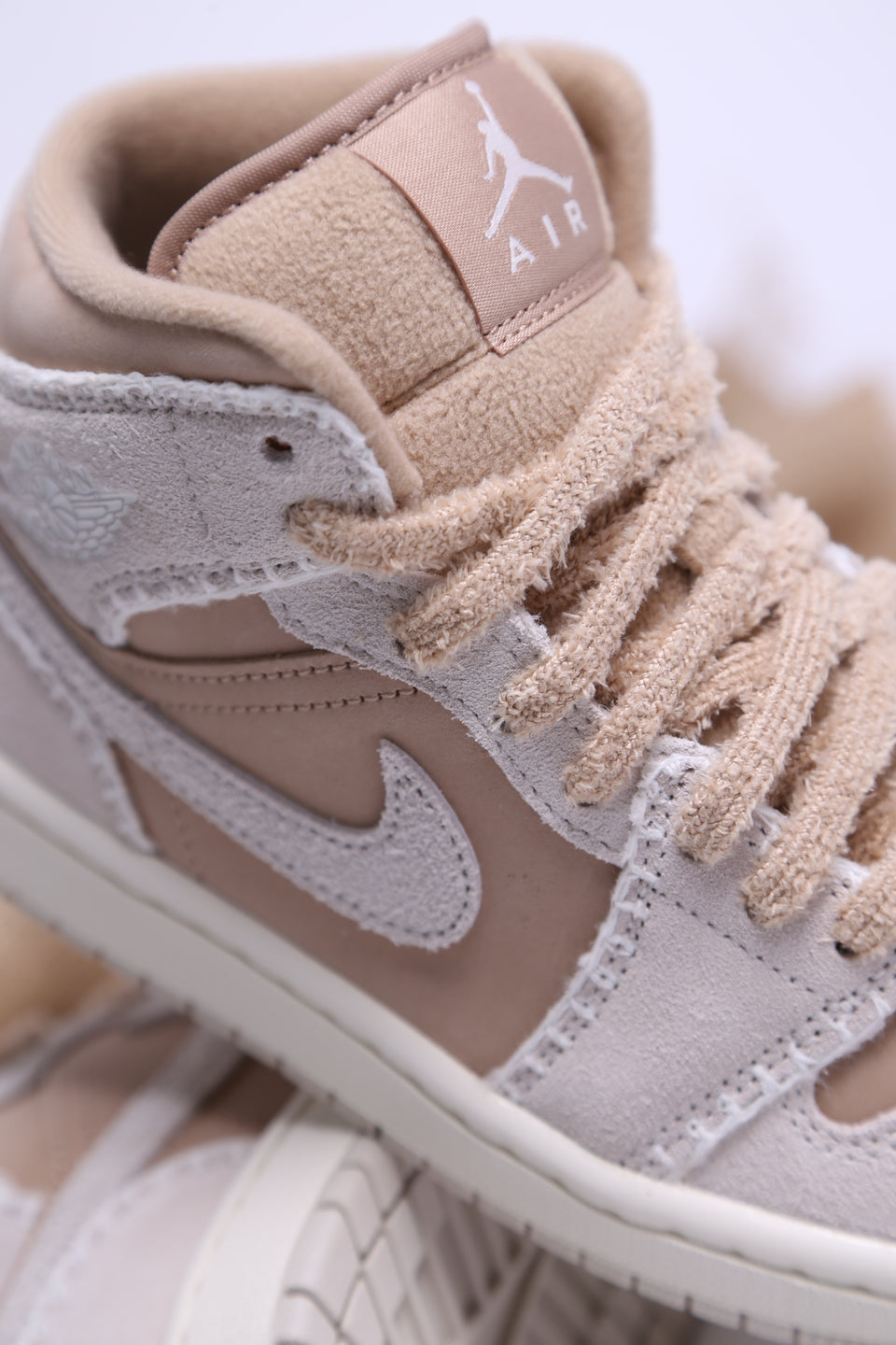 Air Jordan 1 Mid SE Wmns - Hemp