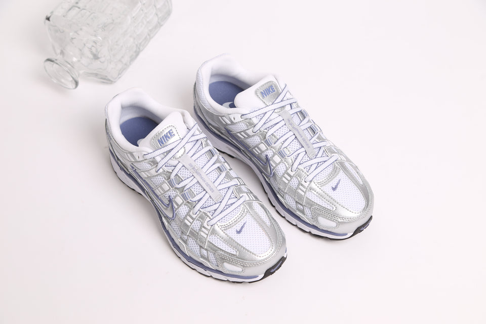 Nike P-6000 Wmns - Metalic Silver World Indigo