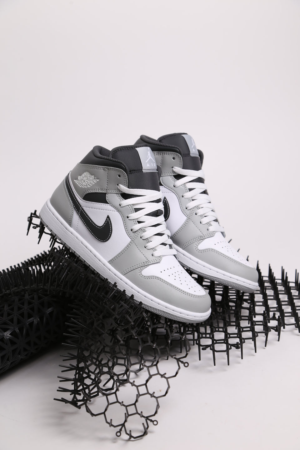 Air Jordan 1 Mid - Light Smoke Anthracite