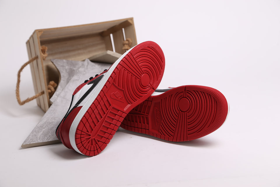 Air Jordan 1 Retro Low OG - Chicago