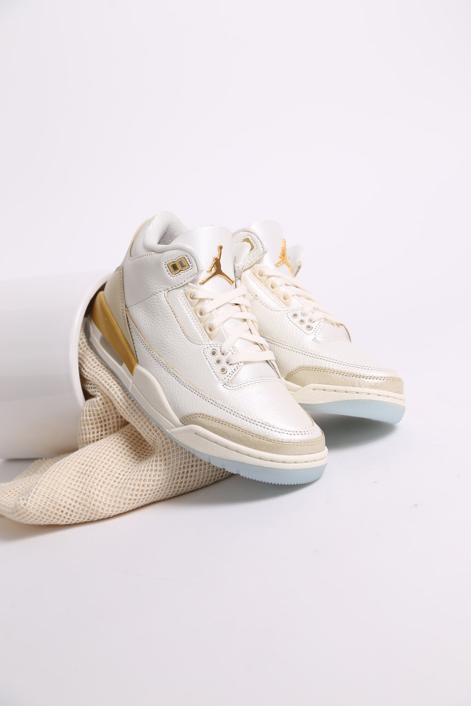 Air Jordan 3 Retro Wmns - Champagne and Oysters