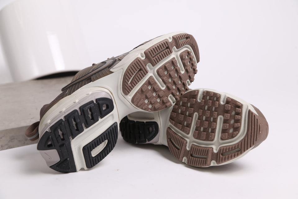 Nike V2K RUN - Mink Brown