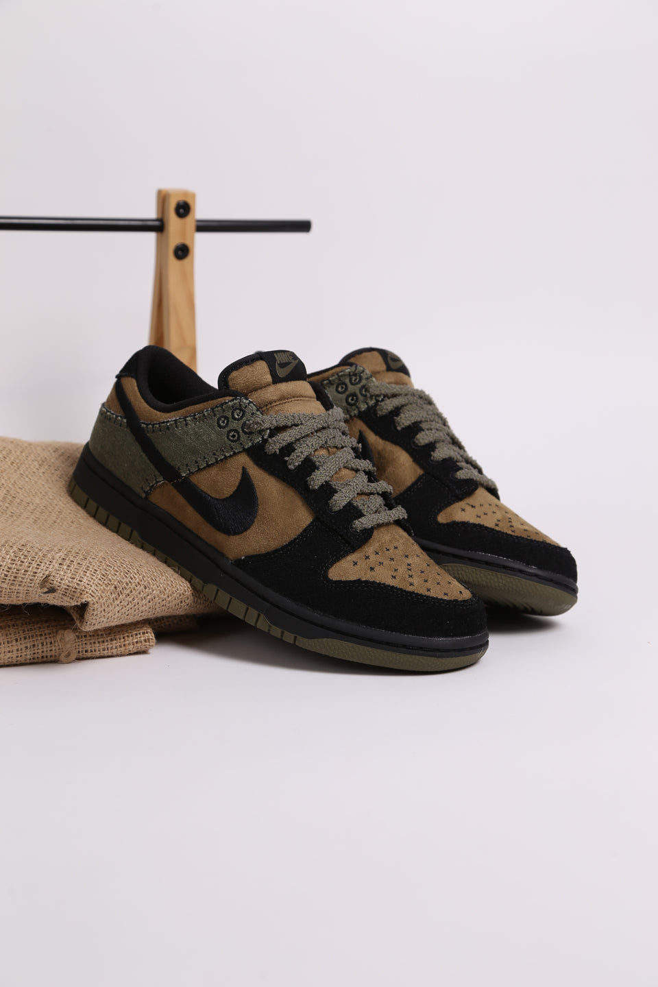 Nike Dunk Low Retro SE - Camo Olive
