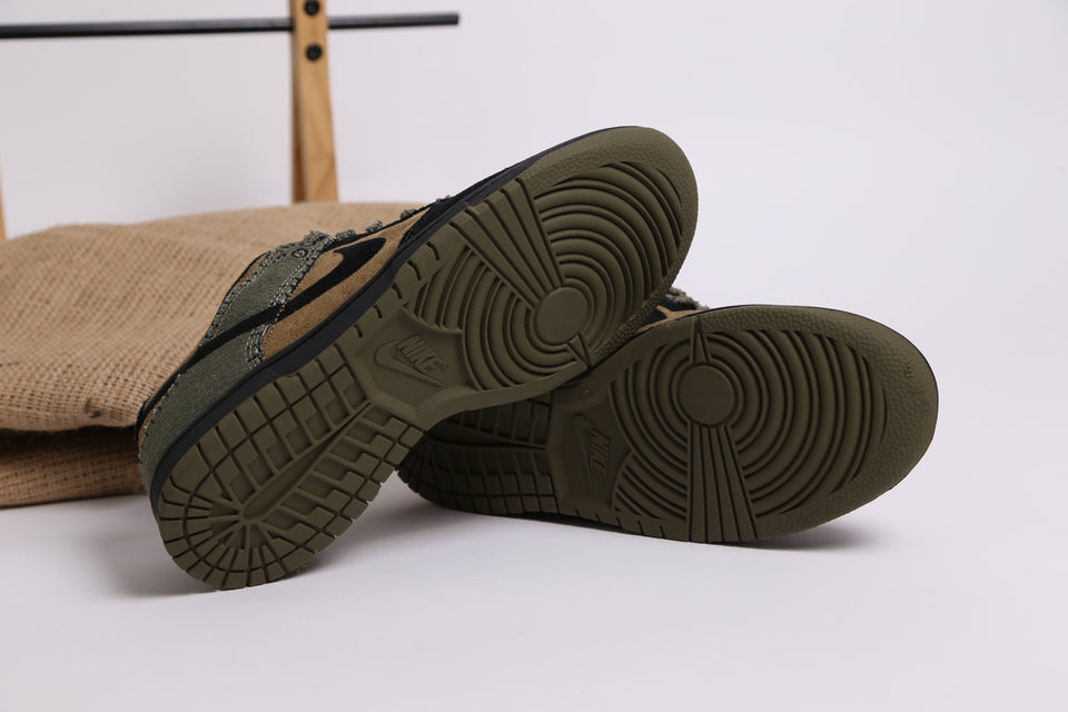 Nike Dunk Low Retro SE - Camo Olive