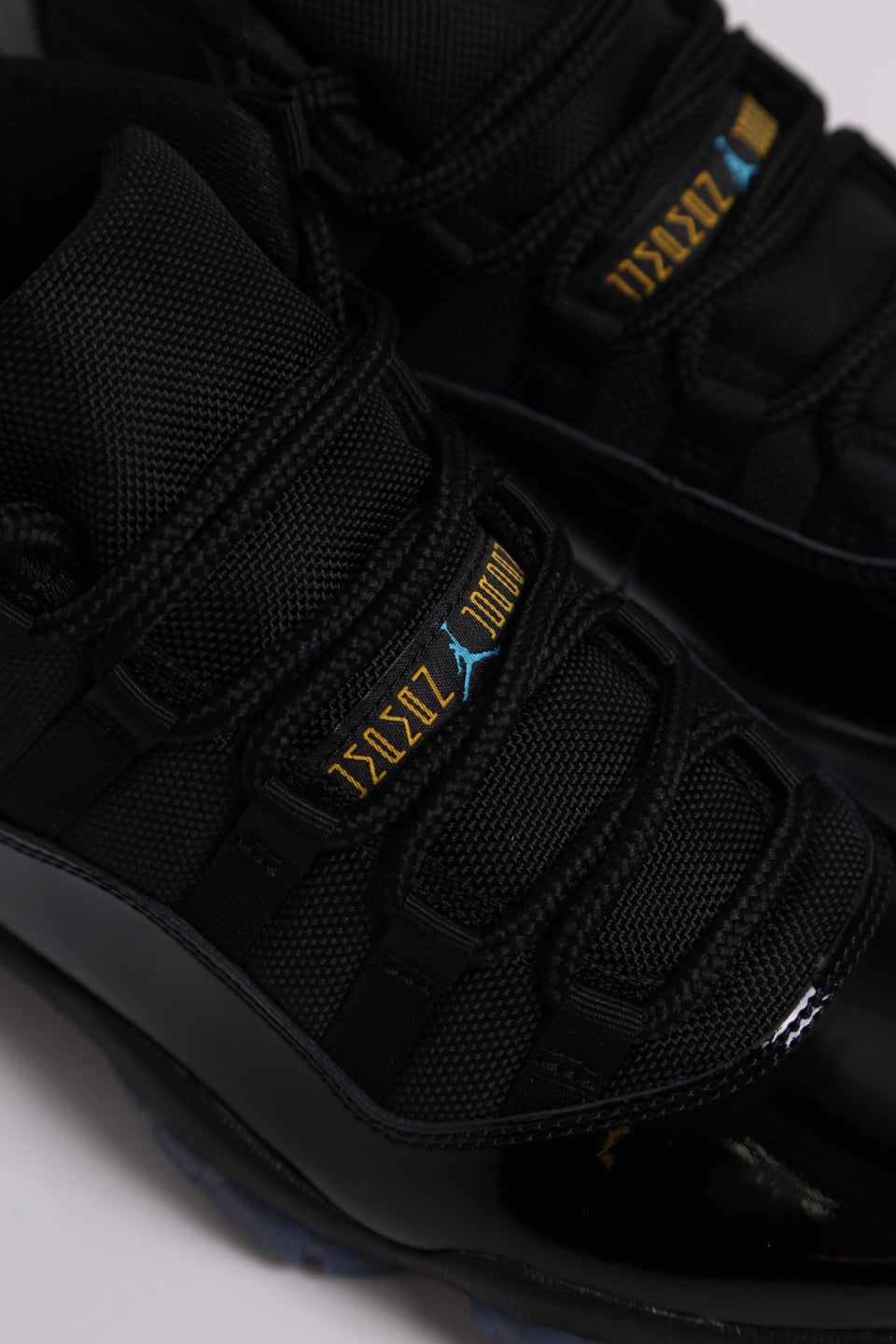 Air Jordan 11 Retro - Gamma Blue