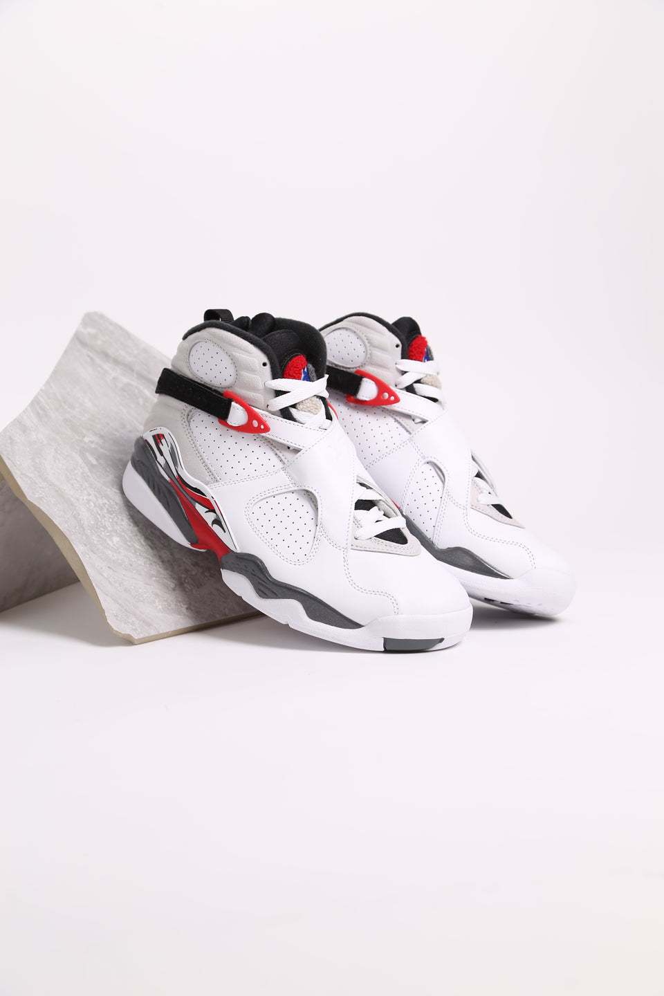 Air Jordan 8 Retro - Bugs Bunny
