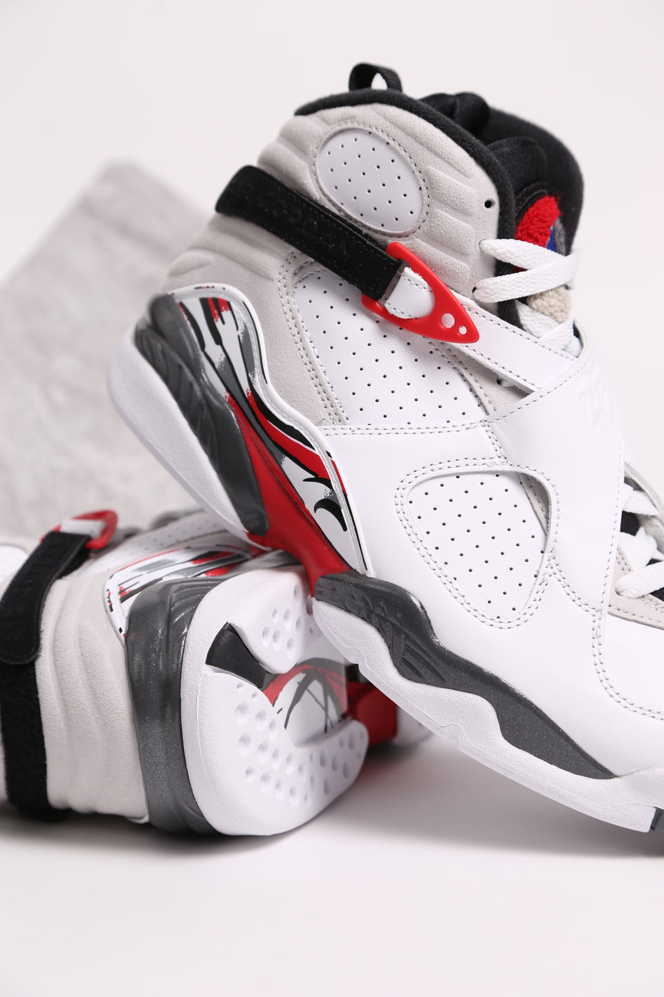 Air Jordan 8 Retro - Bugs Bunny