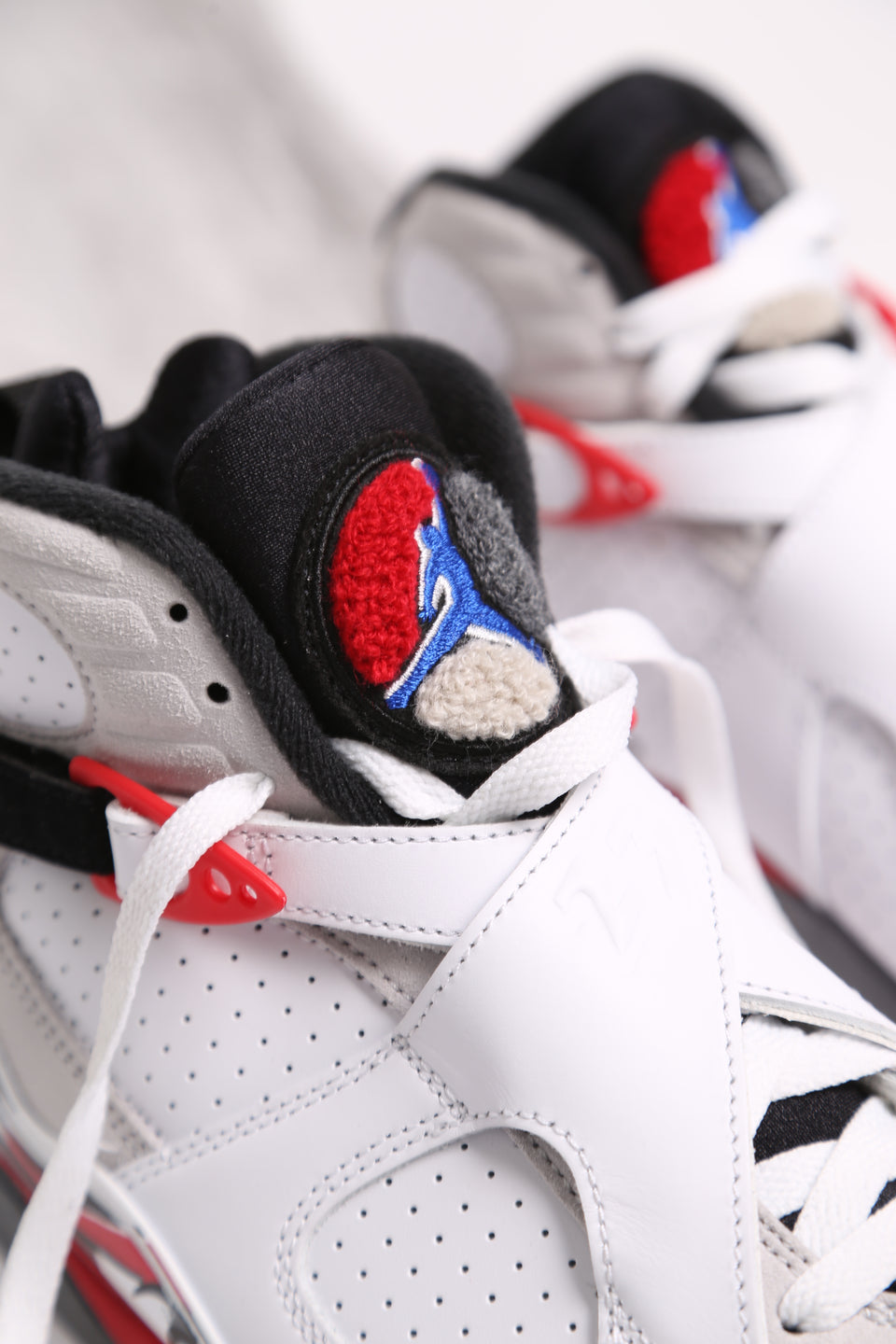 Air Jordan 8 Retro - Bugs Bunny