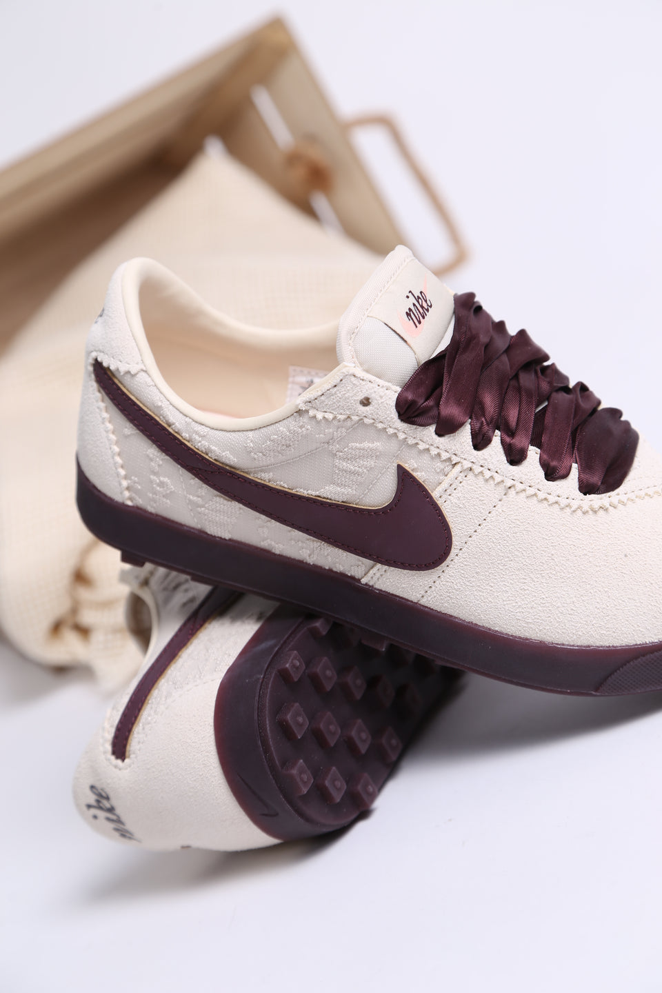 Nike Astrograbber Wmns - Pale Ivory Arctic Pink