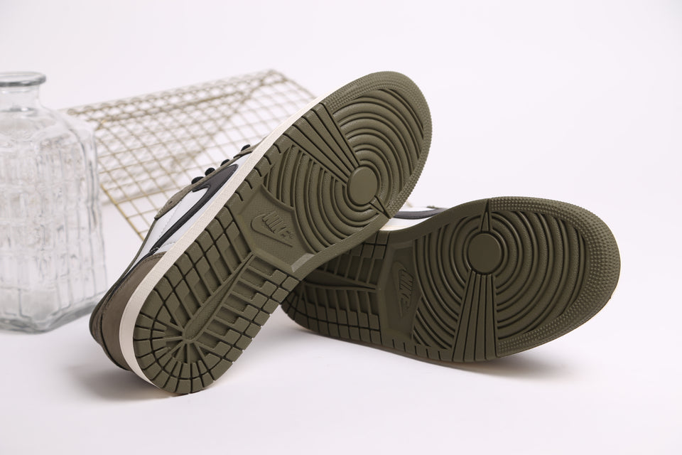 Air Jordan 1 OG Low - Medium Olive