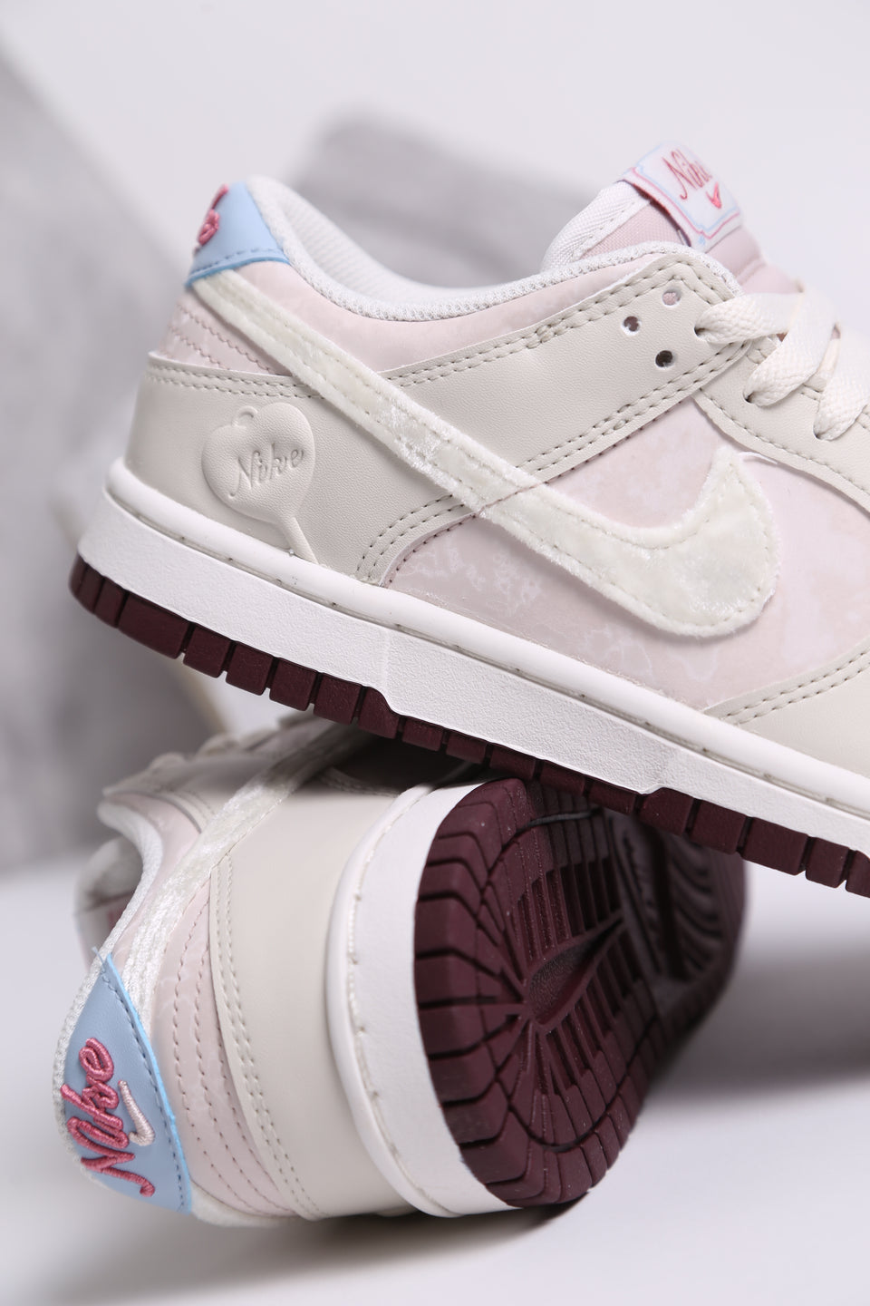 Nike Dunk Low Wmns - Valantine's Day