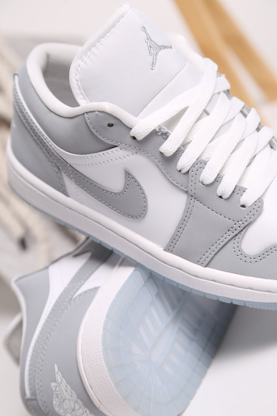 Air Jordan 1 Low Wmns - Wolf Grey