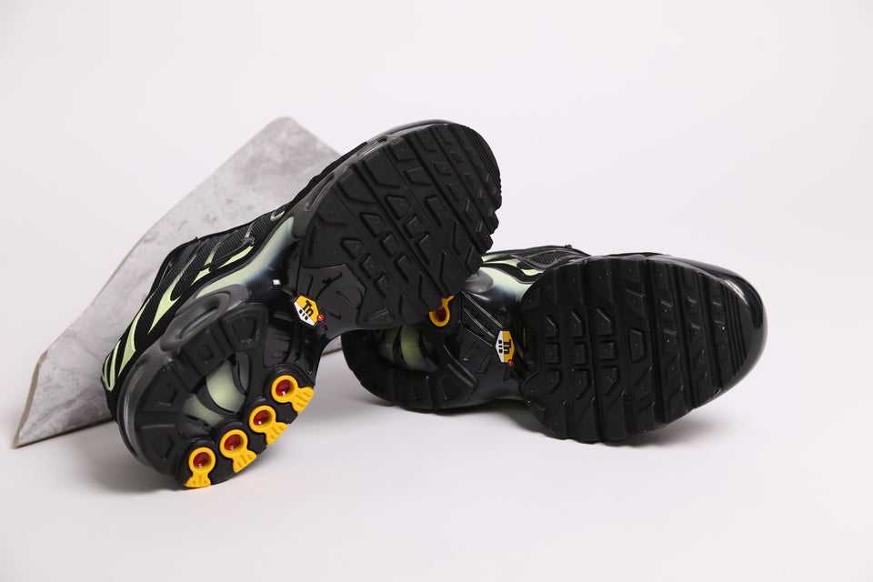 Nike Air Max Plus GS - Iron Grey Liquid Lime