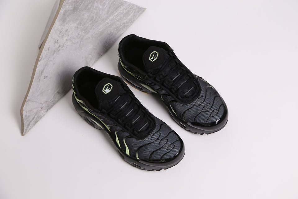 Nike Air Max Plus GS - Iron Grey Liquid Lime