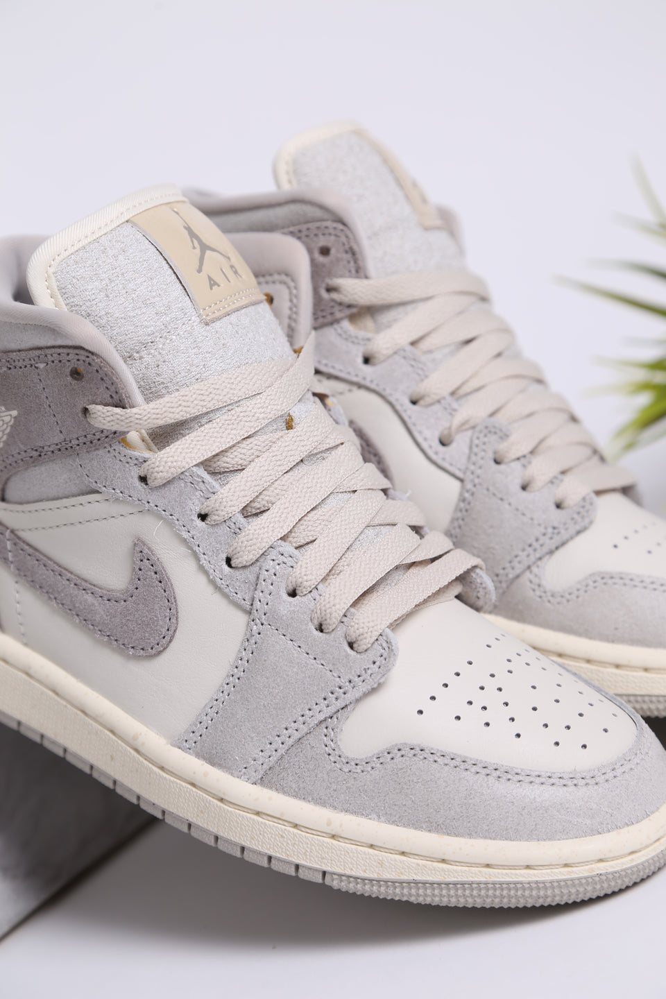 Air Jordan 1 Mid SE Wmns - Light Iron Ore